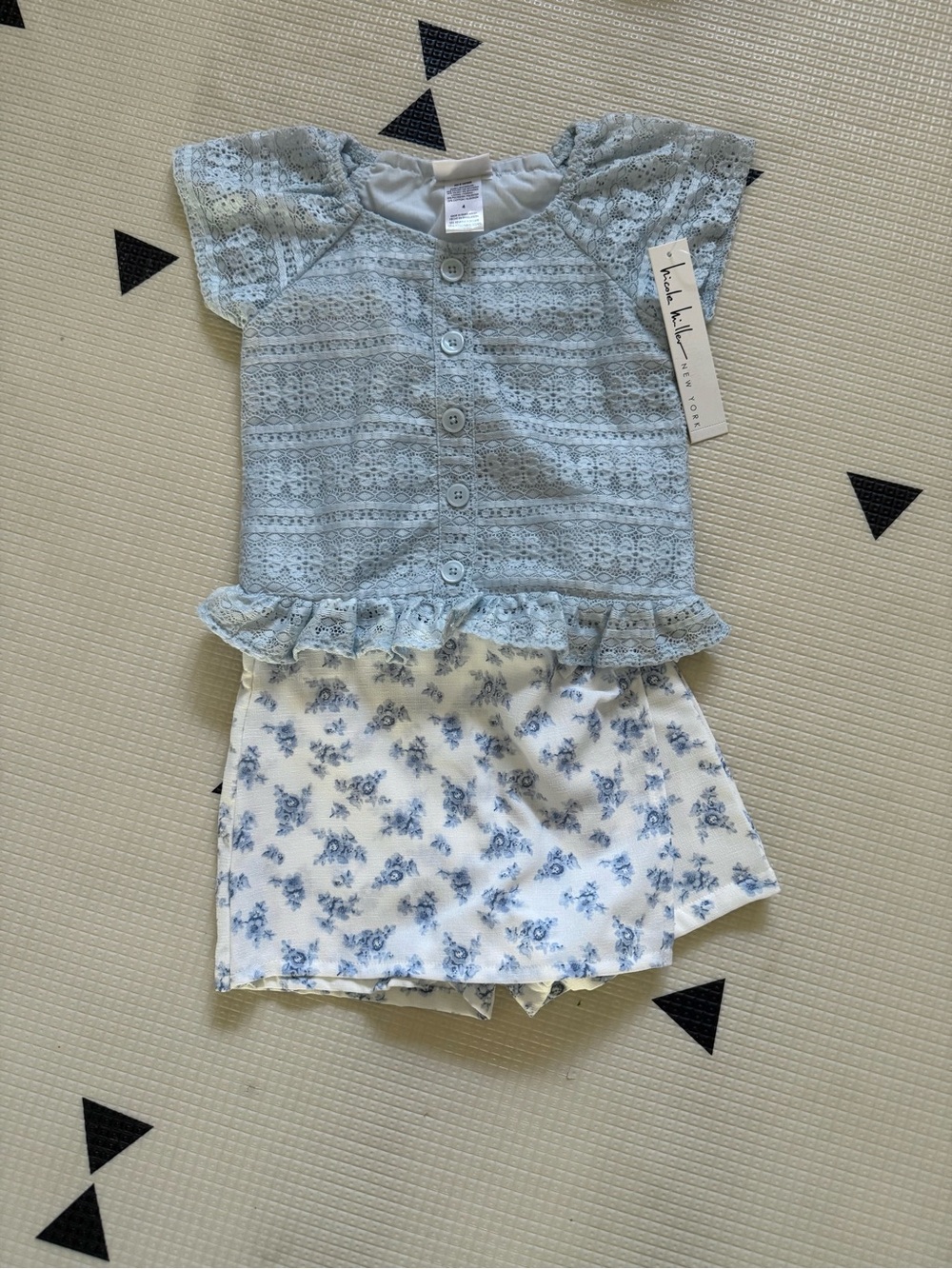 Nicole Miller Light Blue Lace Top & Blue Floral Skort Set Sz 4